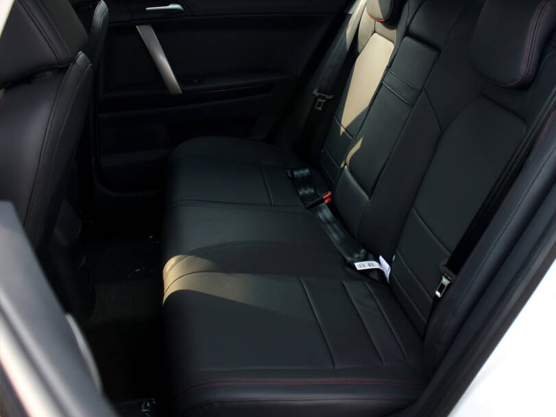 إم جي 6 الجيل الأول الداخلية 