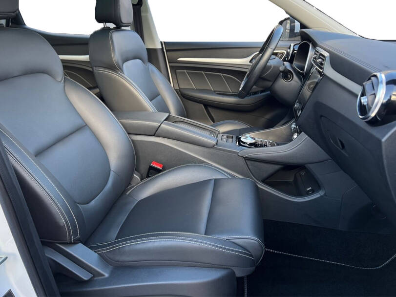 MG EZS Interior 