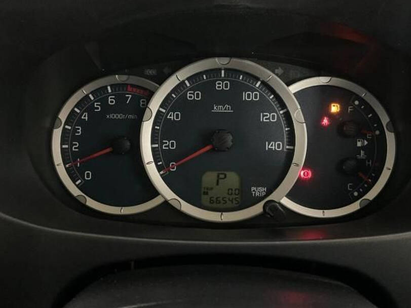 ميتسوبيشي باجيرو ميني الداخلية 