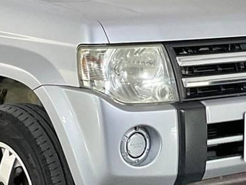 ميتسوبيشي باجيرو ميني الخارجية 