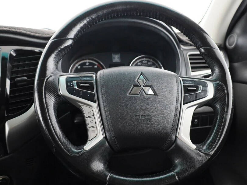 ميتسوبيشي ترايتون الداخلية 