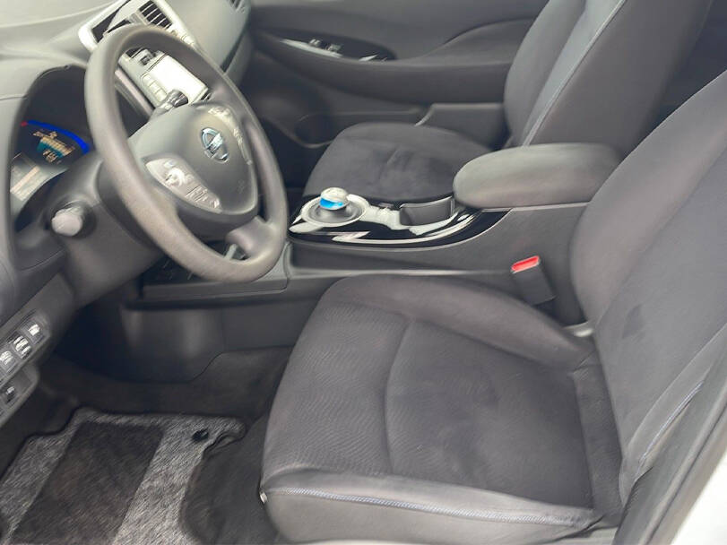 Nissan Leaf Interior 