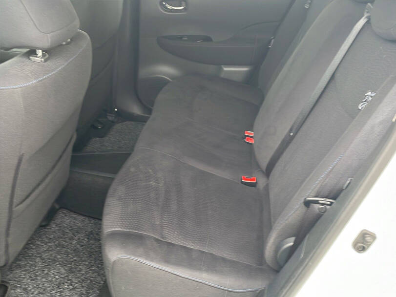 Nissan Leaf Interior 