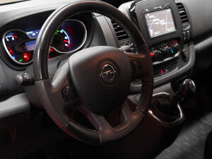 أوبل فيفارو الداخلية 