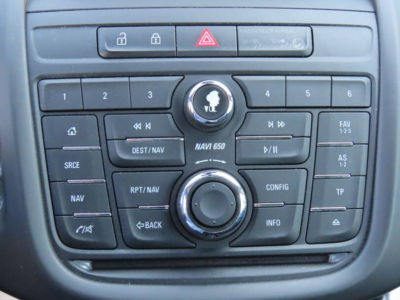 أوبل زافيرا الجيل الثالث (A11) الداخلية 