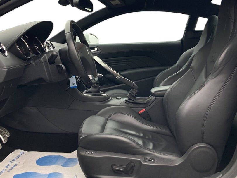 Peugeot RCZ Interior 