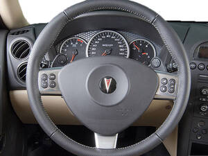 بونتياك جراند بريكس الداخلية 