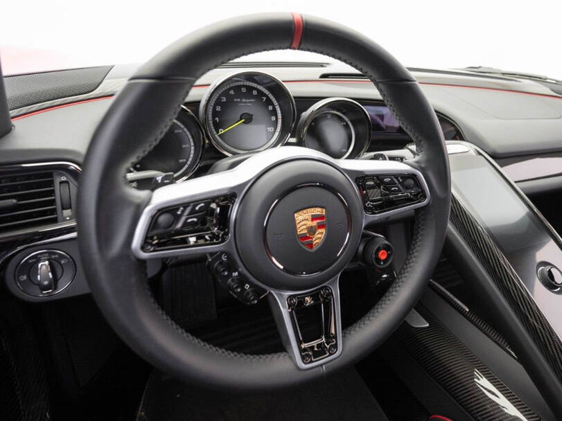 Porsche 918 Spyder Interior 