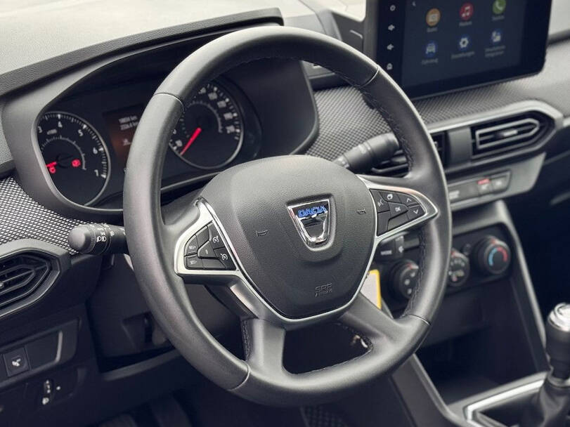 Renault Logan 2025 Interior 