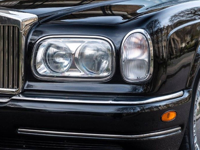 Rolls Royce Corniche Exterior 