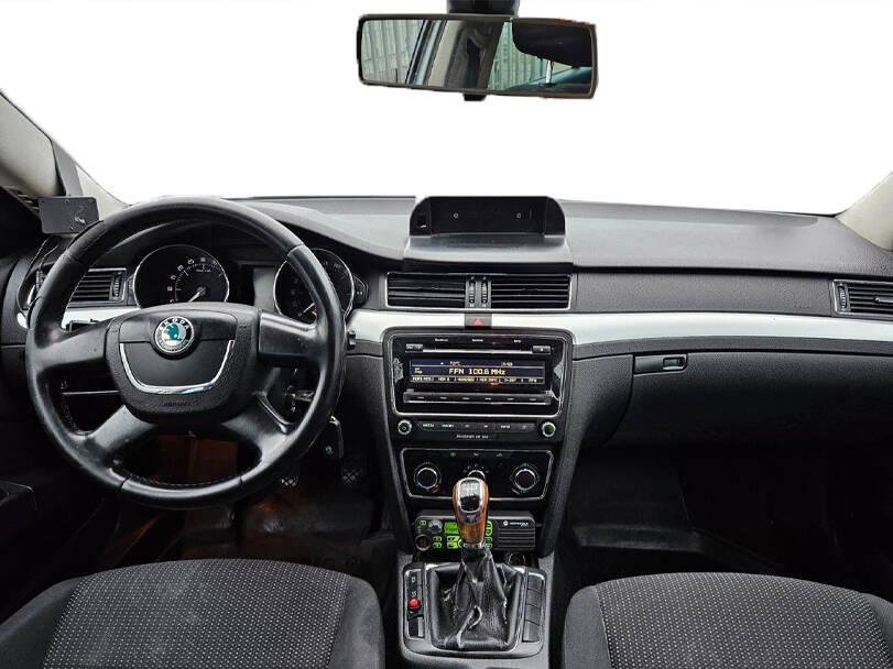 Skoda Superb 2nd (3T) Generation Interior 