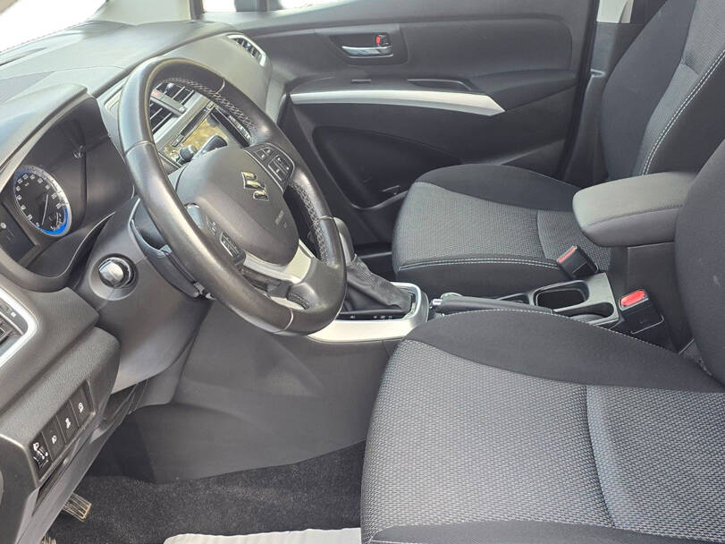 Suzuki SX4 Interior 
