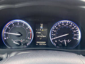 Toyota Kluger Interior 