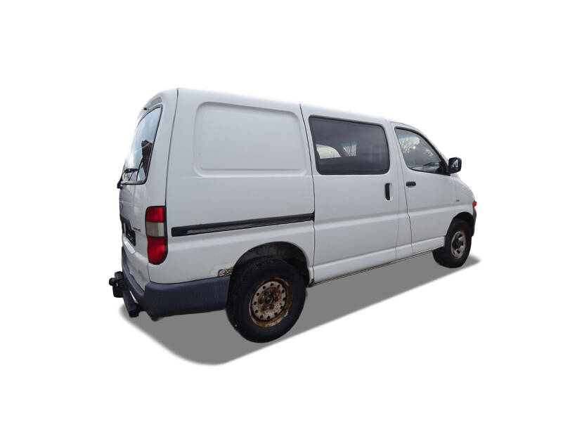 Toyota Regius Exterior 