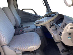 تويوتا تويويس الداخلية 