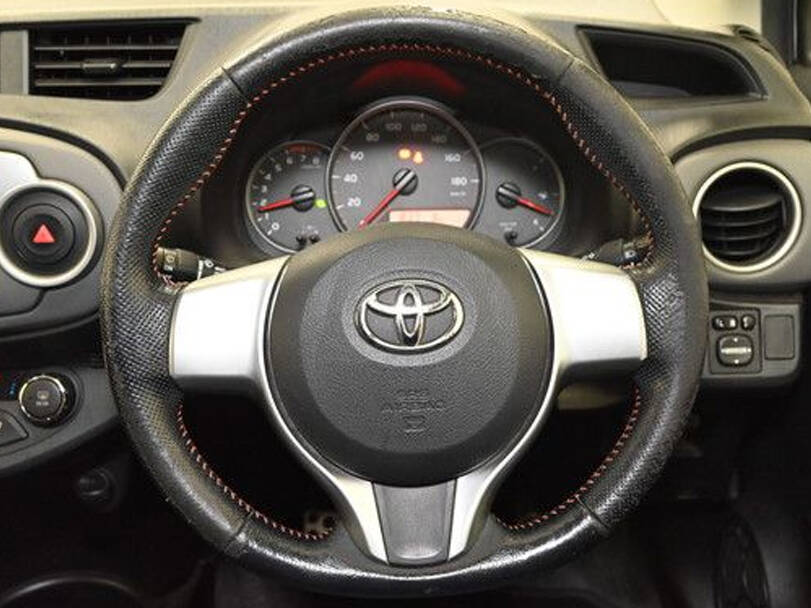Toyota Vitz Interior 