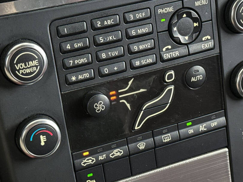 Volvo V70 Interior 