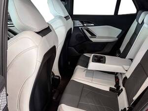 بي إم دبليو آي إكس 2 الداخلية Rear Seats
